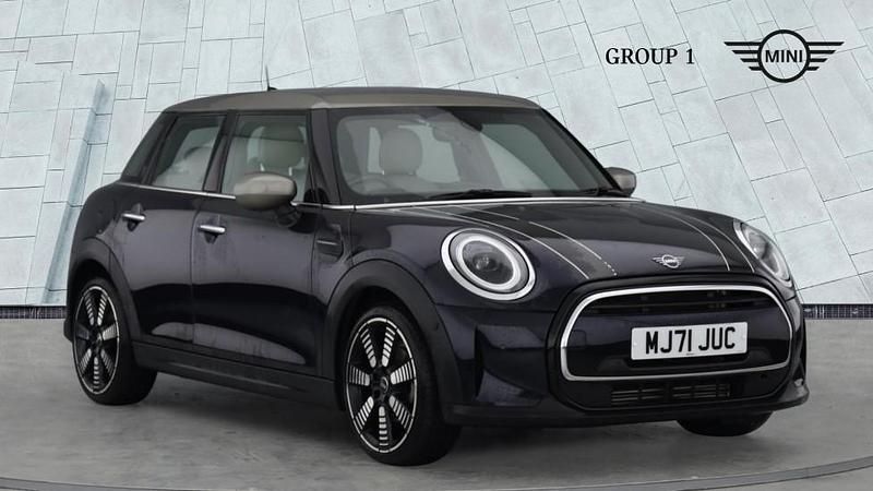 Used Mini Cooper Exclusive 134 HP (98 kW) 2021 Black Hatchback