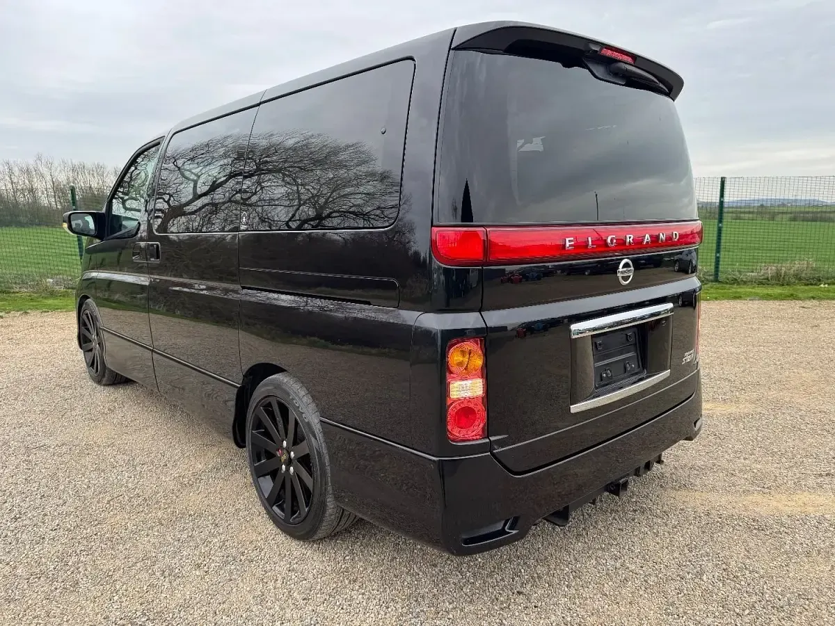 Used Nissan Elgrand 2007 Black MPV