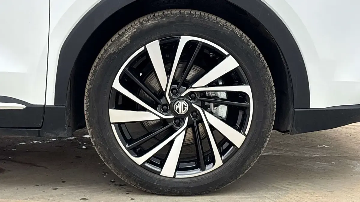 Gebraucht MG ZS Trophy 196 PS (144 kW) 2024 Weiß SUV