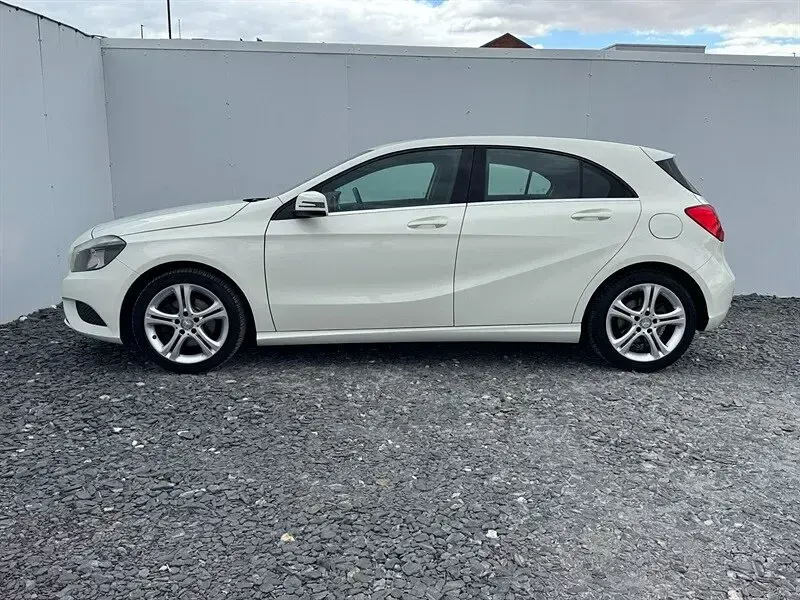 Used Mercedes A180 Sport Edition 122 HP (89 kW) 2015 White Hatchback