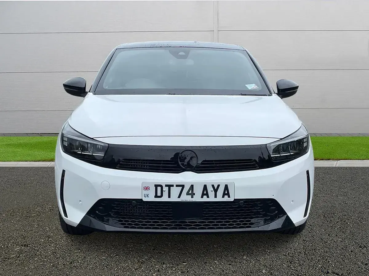 Used Vauxhall Corsa 100 HP (73 kW) 2024 White Hatchback