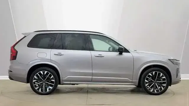 Used Volvo XC90 Plus 455 HP (334 kW) 2025 Silver SUV