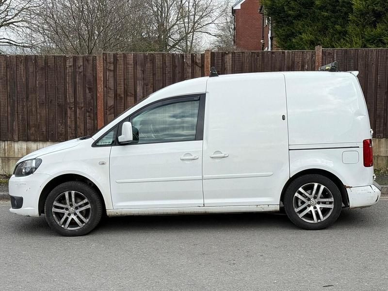 Used VW Caddy 102 HP (75 kW) 2011 White MPV