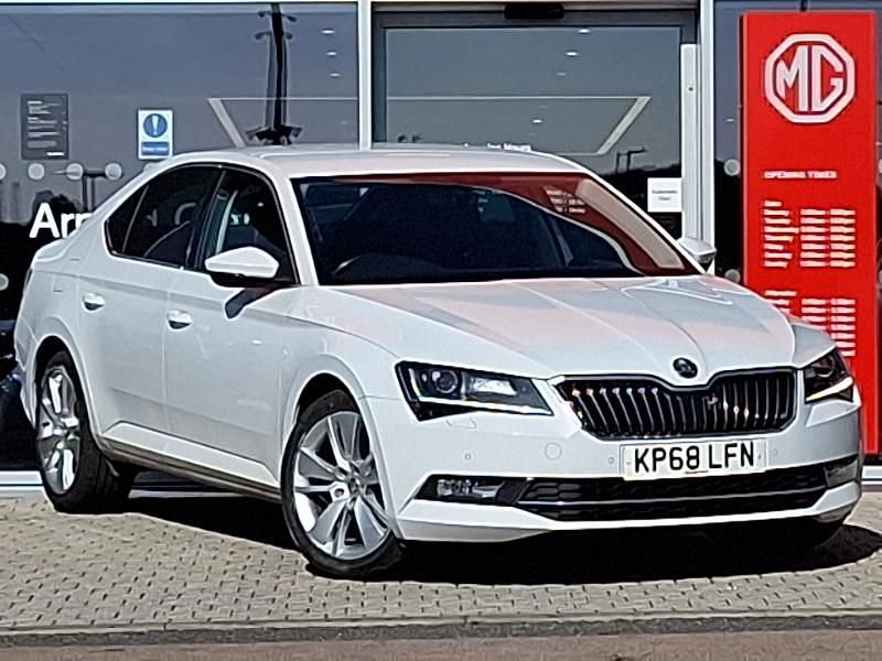 Used Skoda Superb SE L Executive 150 HP (110 kW) 2018 White Hatchback