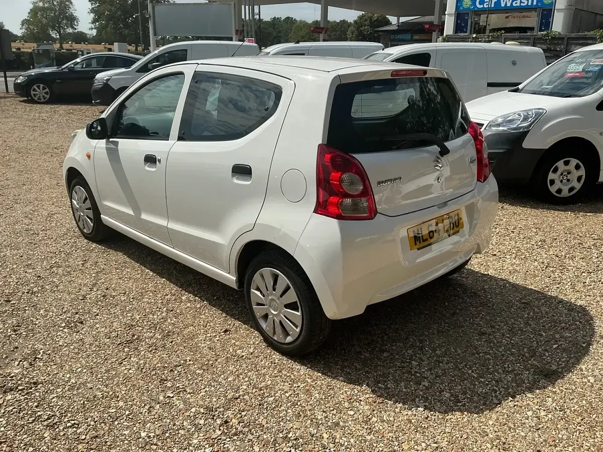 Used Suzuki Alto 68 HP (50 kW) 2014 White Hatchback