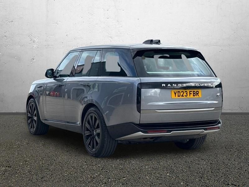 Used Land Rover Range Rover SE 300 HP (220 kW) 2023 Grey SUV