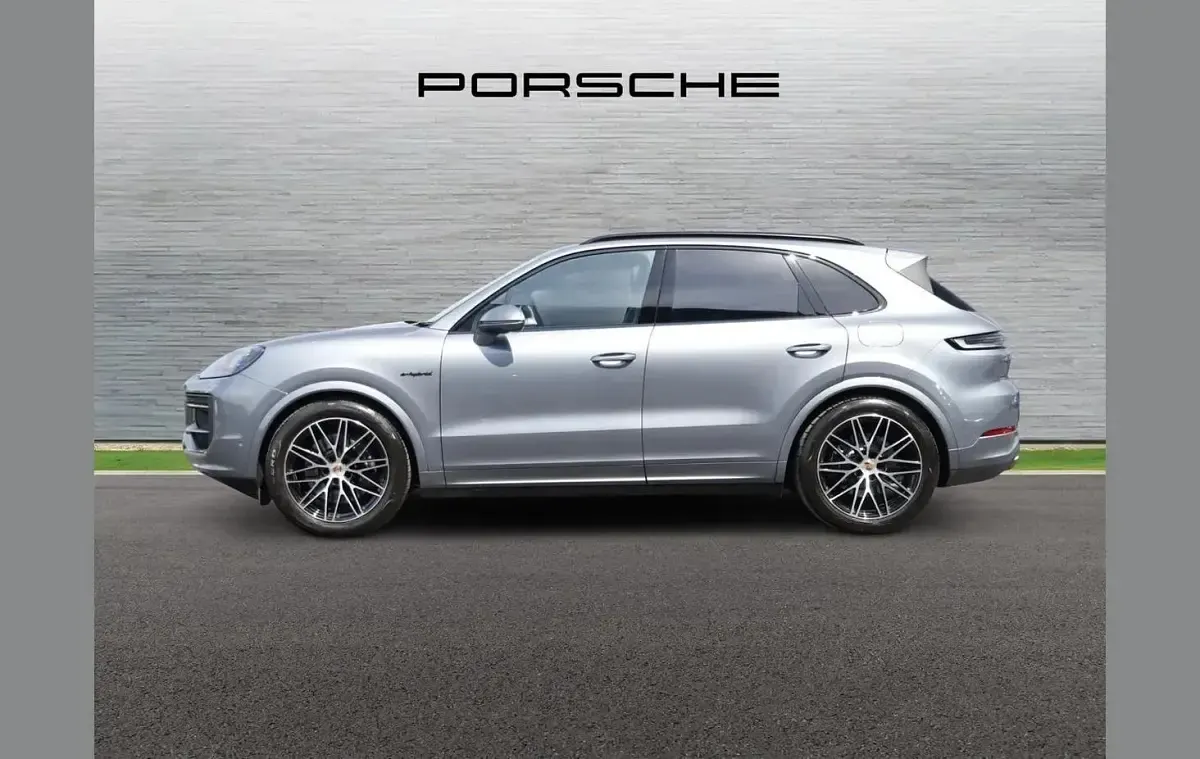 New Porsche Cayenne E-Hybrid Black Edition 464 HP (341 kW) 2026 Grey SUV