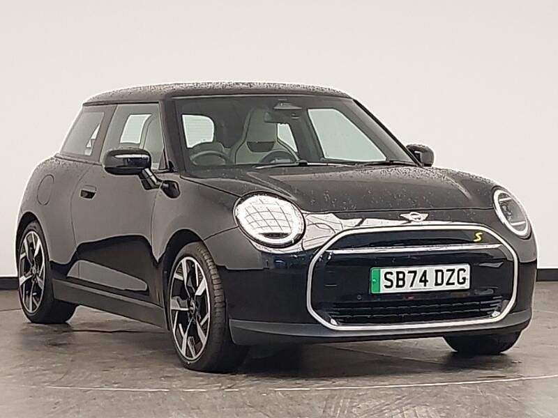 Used Mini Cooper SE Hatch 158 kW (215 HP) 2024 Black Hatchback