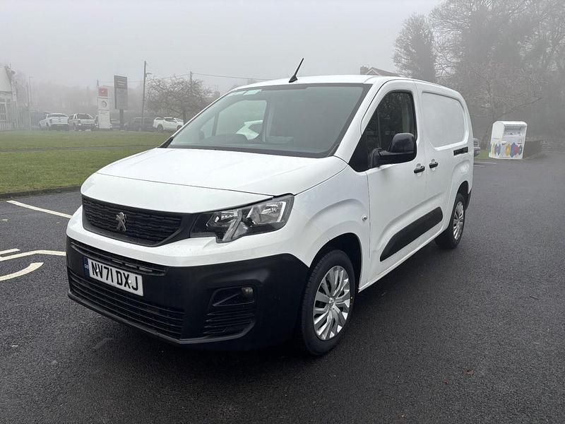 Used Peugeot Partner Premium 2021 White MPV