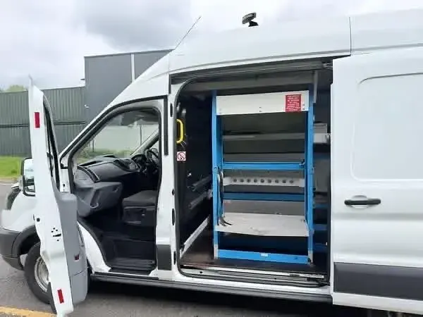 Usado Ford Transit 130 HP (95 kW) 2018 Branco Van