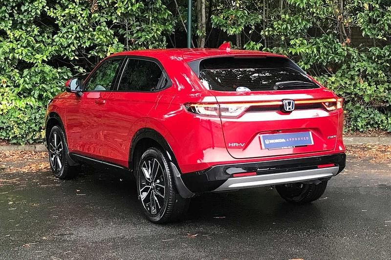 Used Honda HR-V Advance 131 HP (96 kW) 2022 Premium crystal red SUV