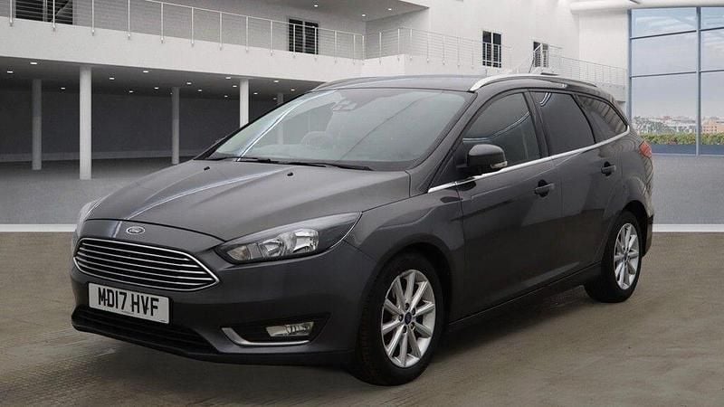 Used Ford Focus Titanium 125 HP (91 kW) 2017 Grey Estate