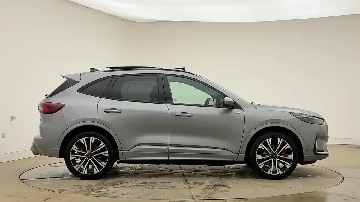 Used Ford Kuga ST-Line X 243 HP (178 kW) 2025 Solar silver (metallic) SUV