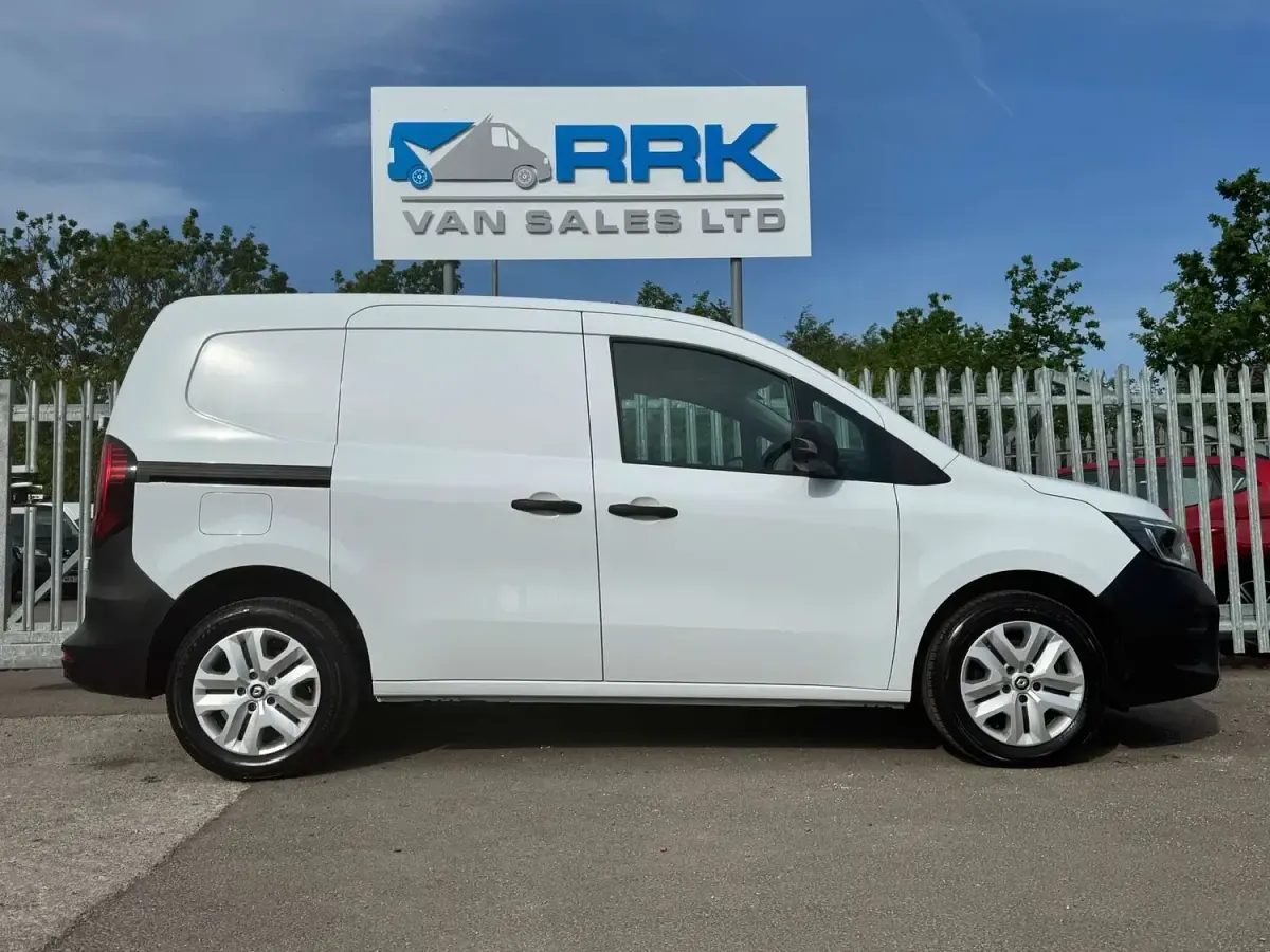 Used Renault Kangoo 95 HP (69 kW) 2024 White MPV