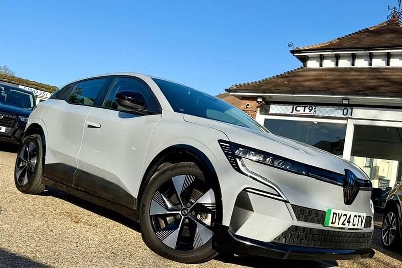 Used 2024 Renault Mégane Equilibre Hatchback | £18,888 (Fair price) - Image 1/1