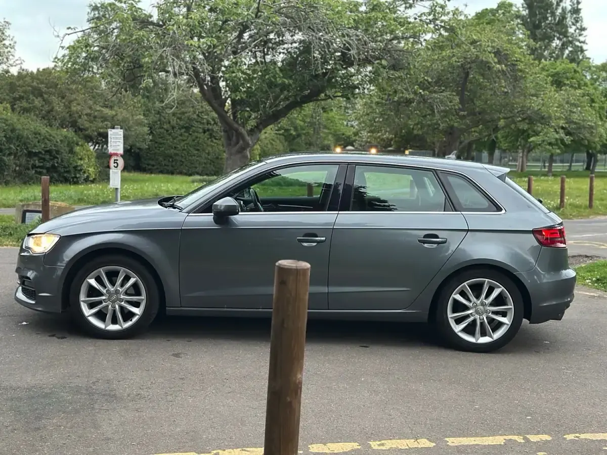 Begagnad Audi A3 Sport 2014 Grå Halvkombi