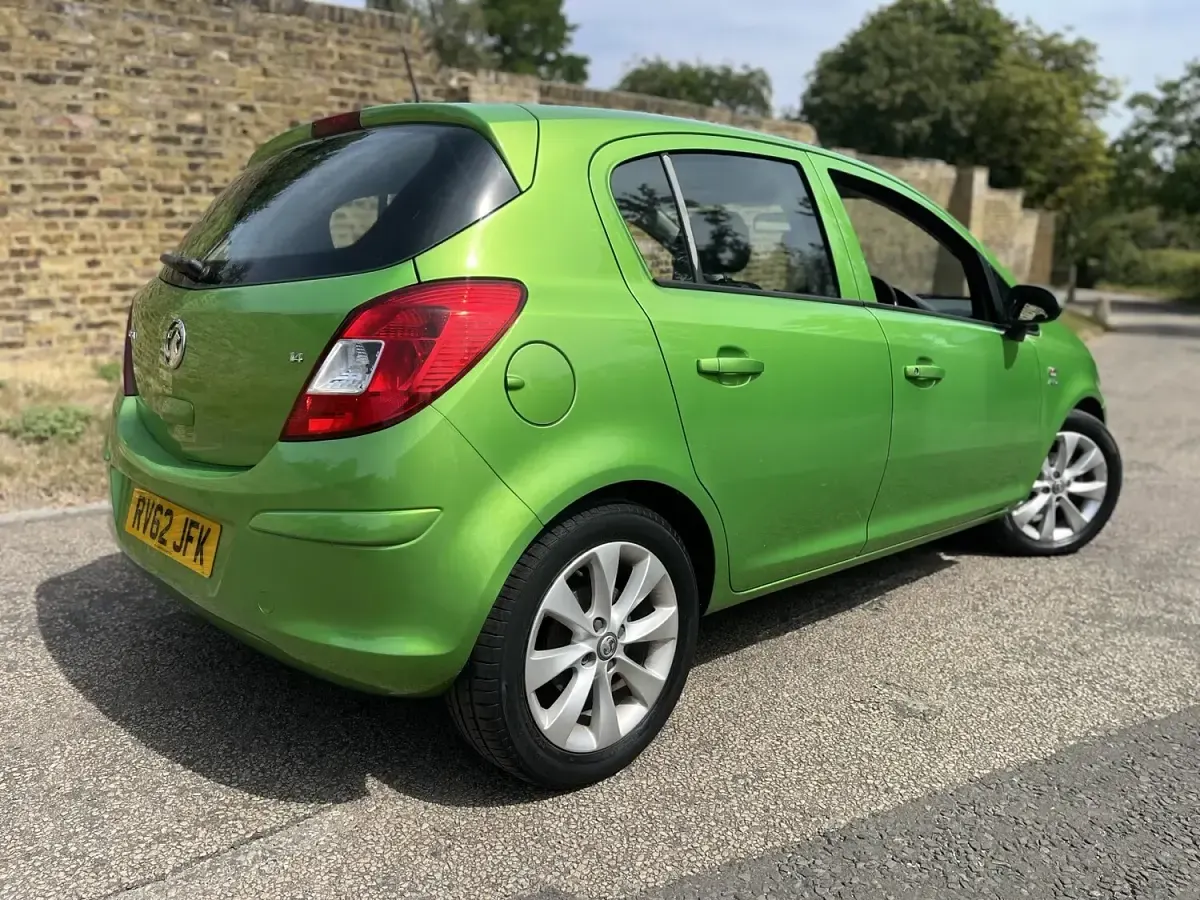 Used Vauxhall Corsa Active 100 HP (73 kW) 2012 Green Hatchback