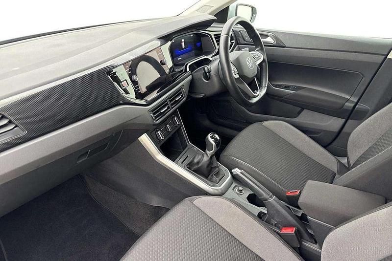 Used VW Polo Life 95 HP (69 kW) 2023 Silver Hatchback