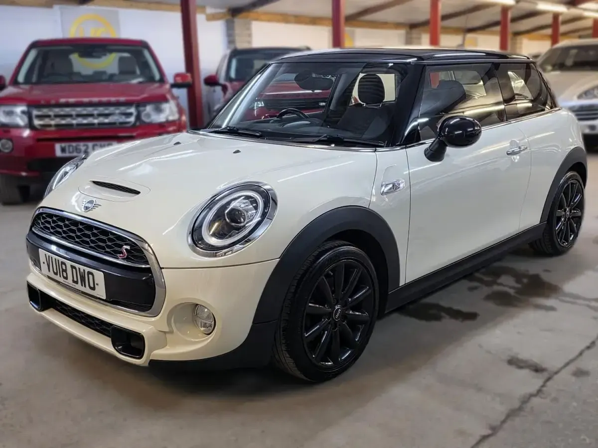 Used Mini Cooper S Hatch 2018 White Hatchback