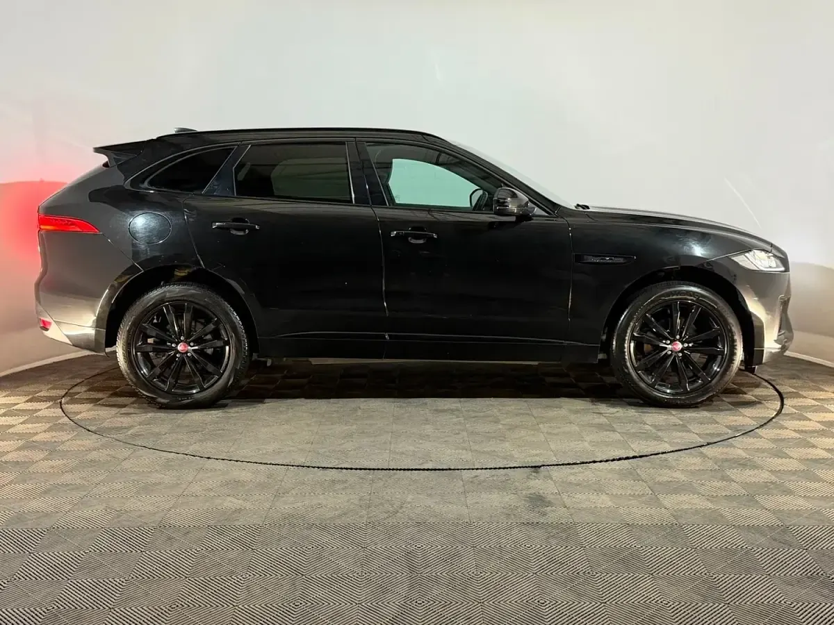 Used Jaguar F-Pace Chequered Flag 180 HP (132 kW) 2019 Black SUV