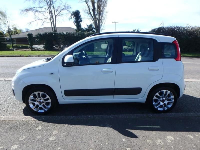 Used Fiat Panda Easy 85 HP (62 kW) 2015 White Hatchback
