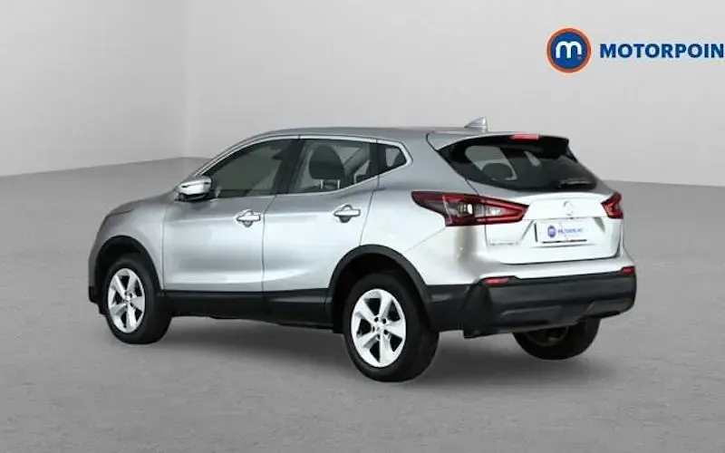 Used Nissan Qashqai Acenta Premium 140 HP (102 kW) 2020 Silver SUV