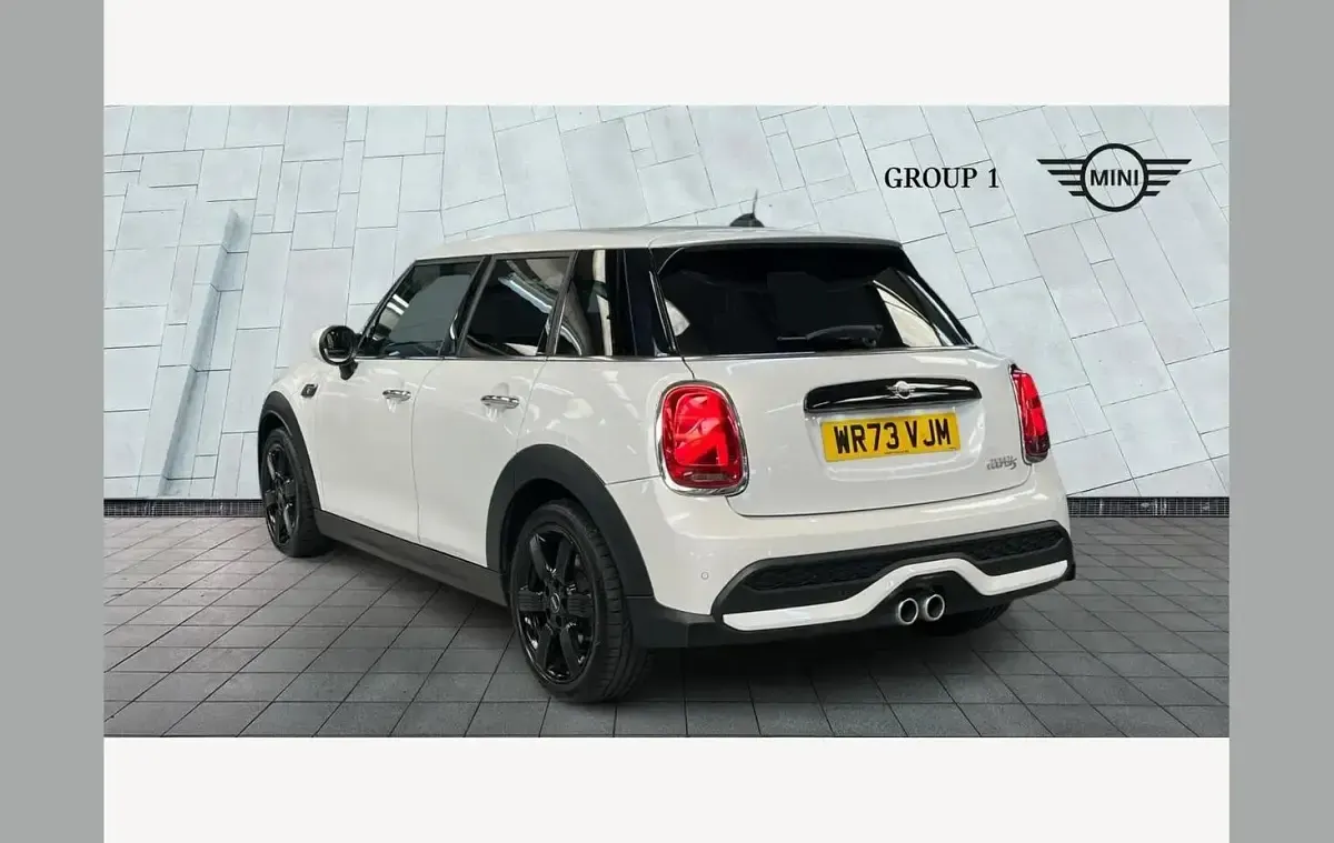 Used Mini Cooper S Comfort 178 HP (130 kW) 2024 White Hatchback