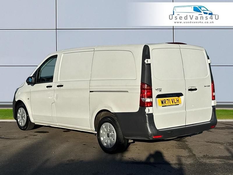 Used Mercedes Vito Progressive 136 HP (100 kW) 2021 White Van