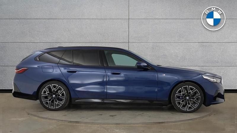 Used BMW 530e M Sport 295 HP (216 kW) 2025 Blue Estate