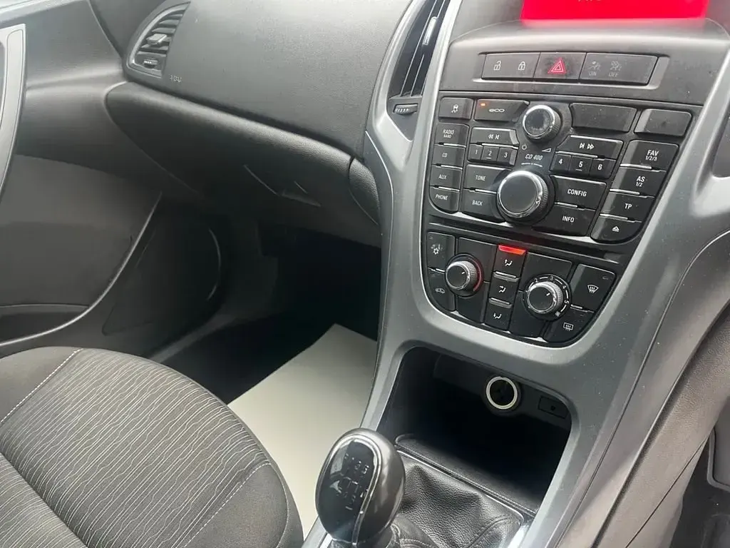 Second-hand Vauxhall Astra S 130 CP (95 kW) 2013 Argintiu Break