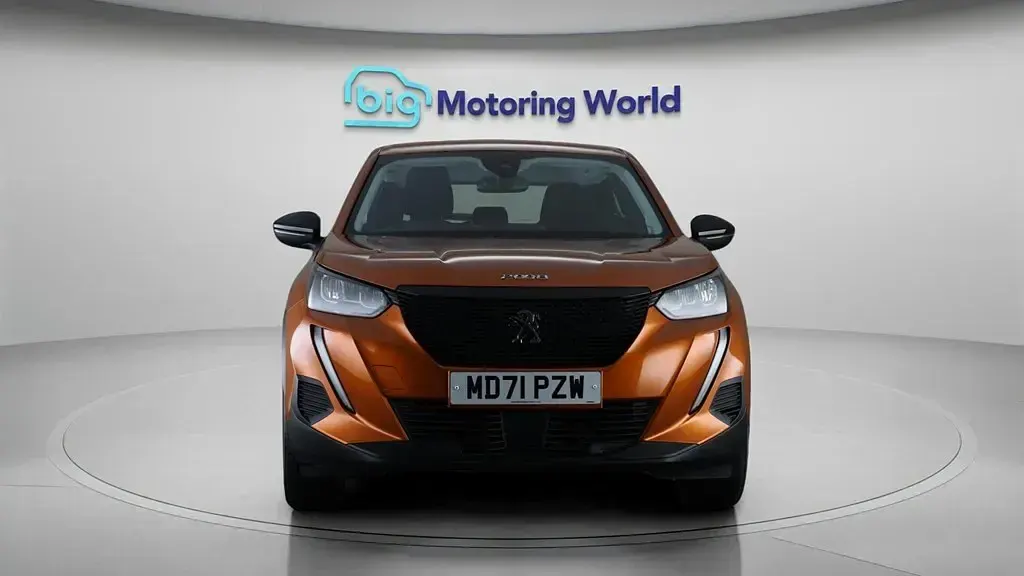 Używany Peugeot 2008 Active Premium 100 KM (73 kW) 2022 Pomarańczowy SUV