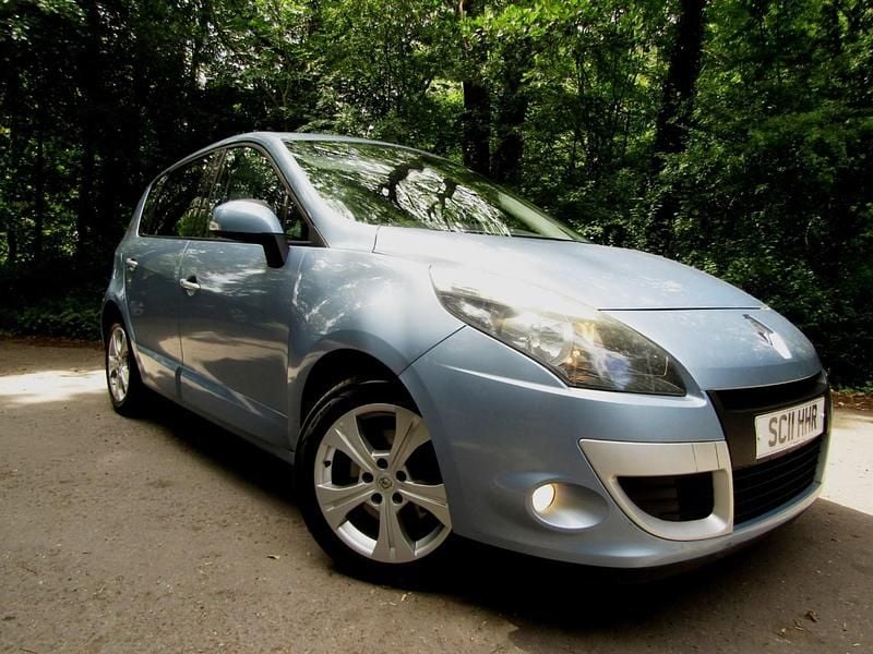 Blue Used 2011 Renault Scénic III Dynamique MPV | £2,845 (Fair price) - Image 1/3