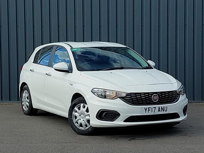 White Used 2017 Fiat Tipo Easy Hatchback | £5,498 (Expensive) - Image 1/4