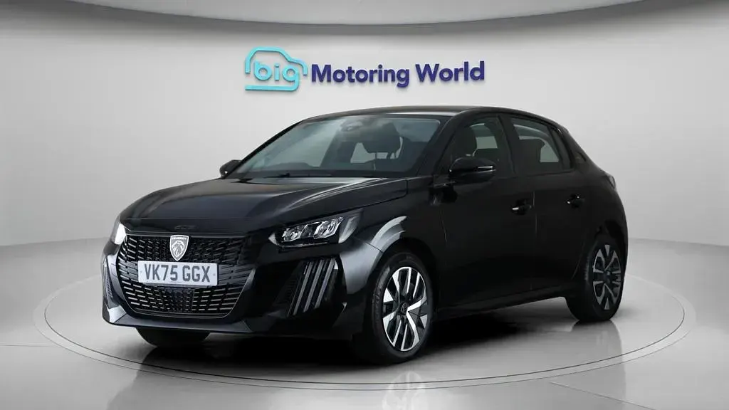 Used Peugeot 208 Style 100 HP (73 kW) 2025 Black Hatchback