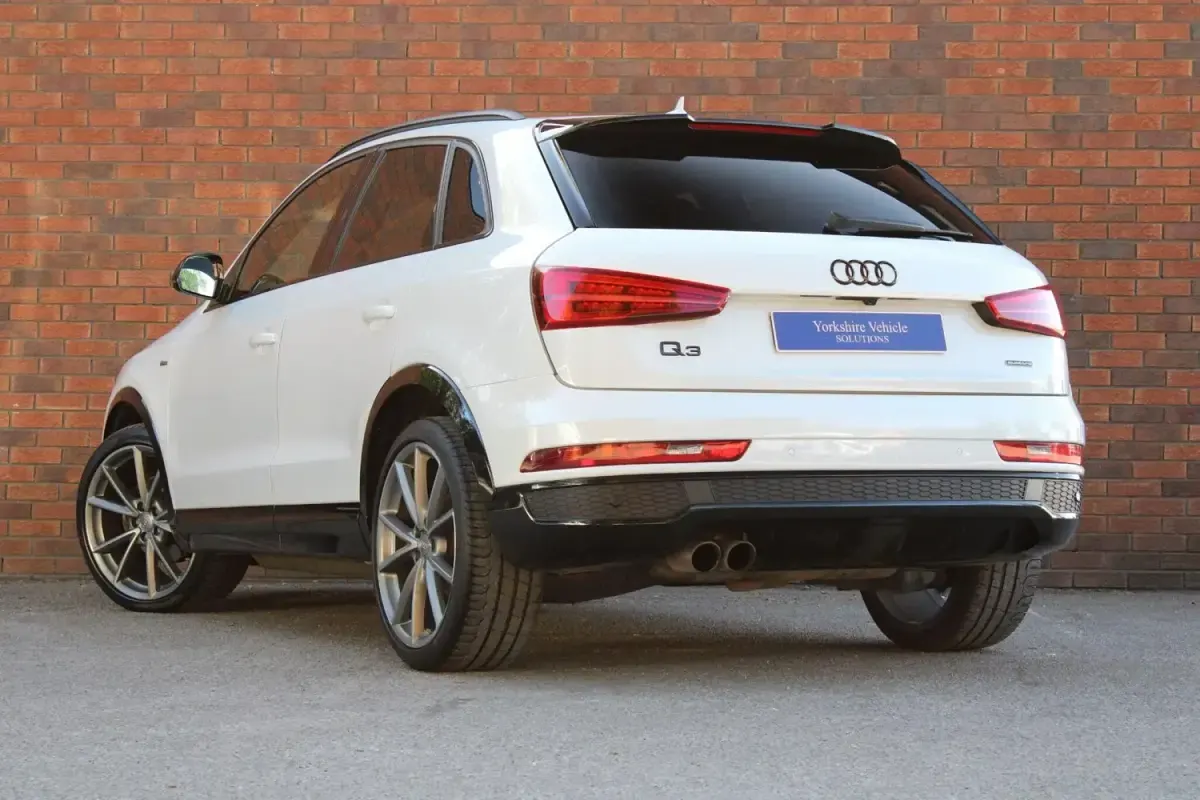 Usado Audi Q3 Black Edition 180 HP (132 kW) 2018 Branco SUV