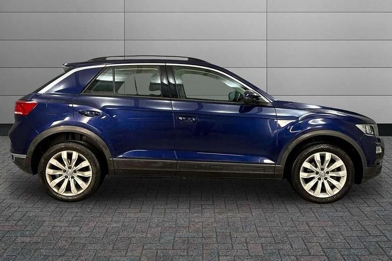 Used VW T-Roc SE 113 HP (83 kW) 2019 Blue SUV