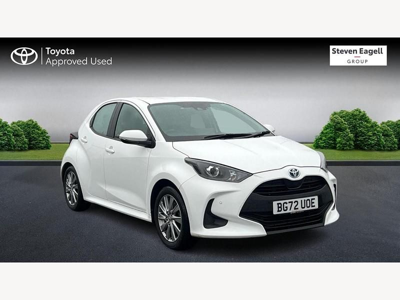 Used Toyota Yaris Hybrid 2023 White Hatchback
