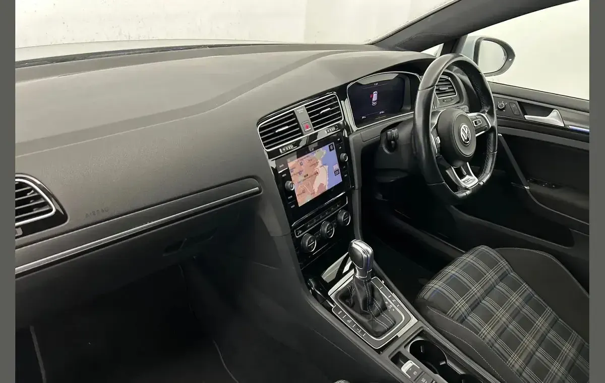 Used VW Golf VII Advance 204 HP (150 kW) 2018 Silver Hatchback