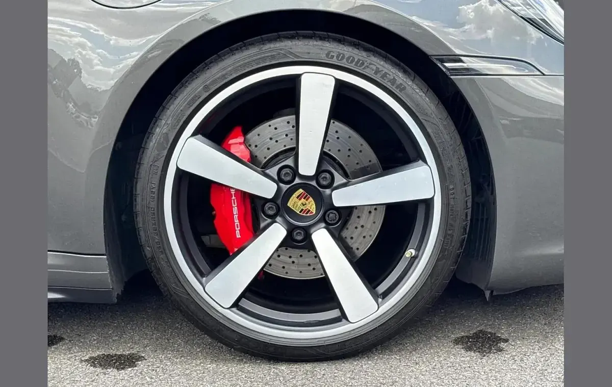 Used Porsche 911S 444 HP (326 kW) 2019 Grey Coupe