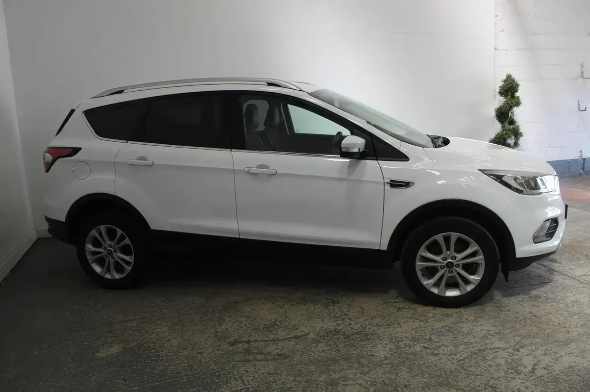 Used Ford Kuga Titanium 120 HP (88 kW) 2018 White SUV