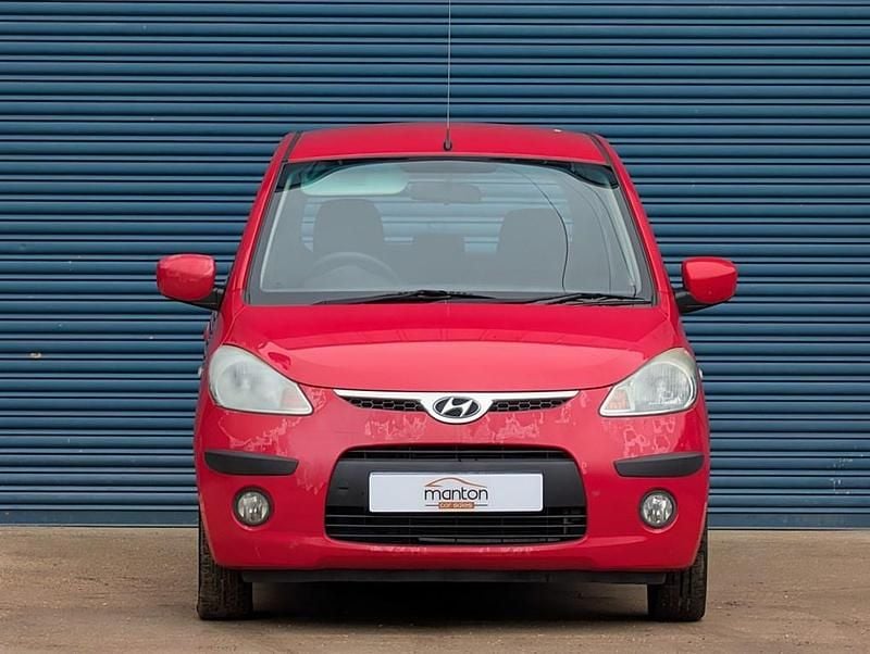 Used Hyundai i10 78 HP (57 kW) 2009 Red Hatchback