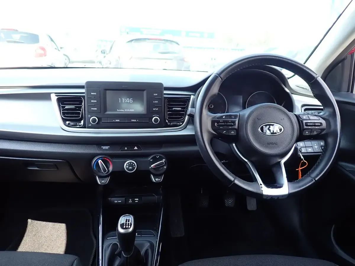 Used Kia Rio 98 HP (72 kW) 2017 Red Hatchback