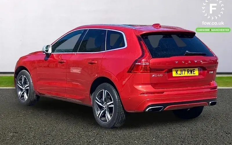 Begagnad Volvo XC60 R-Design 254 HK (186 kW) 2017 Röd SUV