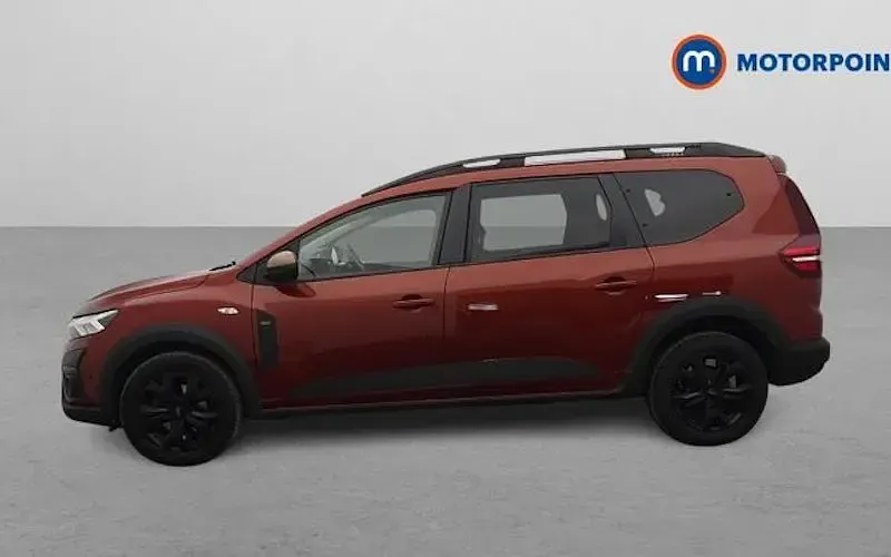 Usado Dacia Jogger Extreme 110 HP (80 kW) 2024 Castanho Monovolume