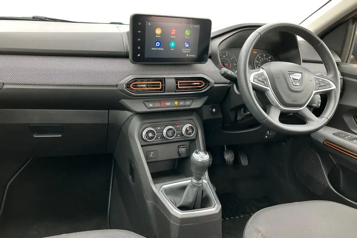 Begagnad Dacia Sandero Prestige 100 HK (73 kW) 2021 Orange Halvkombi