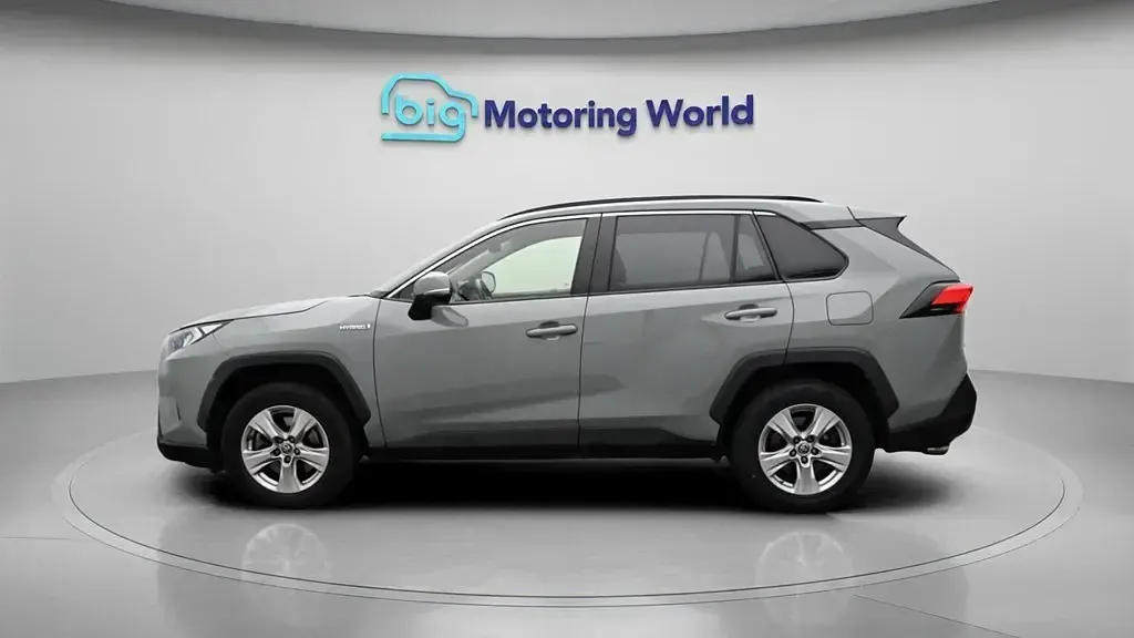 Second-hand Toyota RAV4 Hybrid 218 CP (160 kW) 2021 Verde SUV