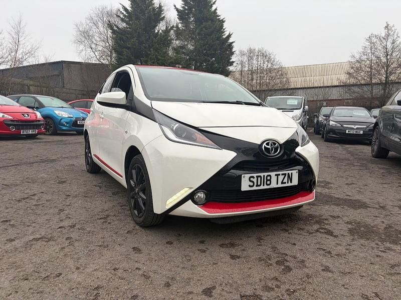 Used Toyota Aygo x-press 2018 White Hatchback