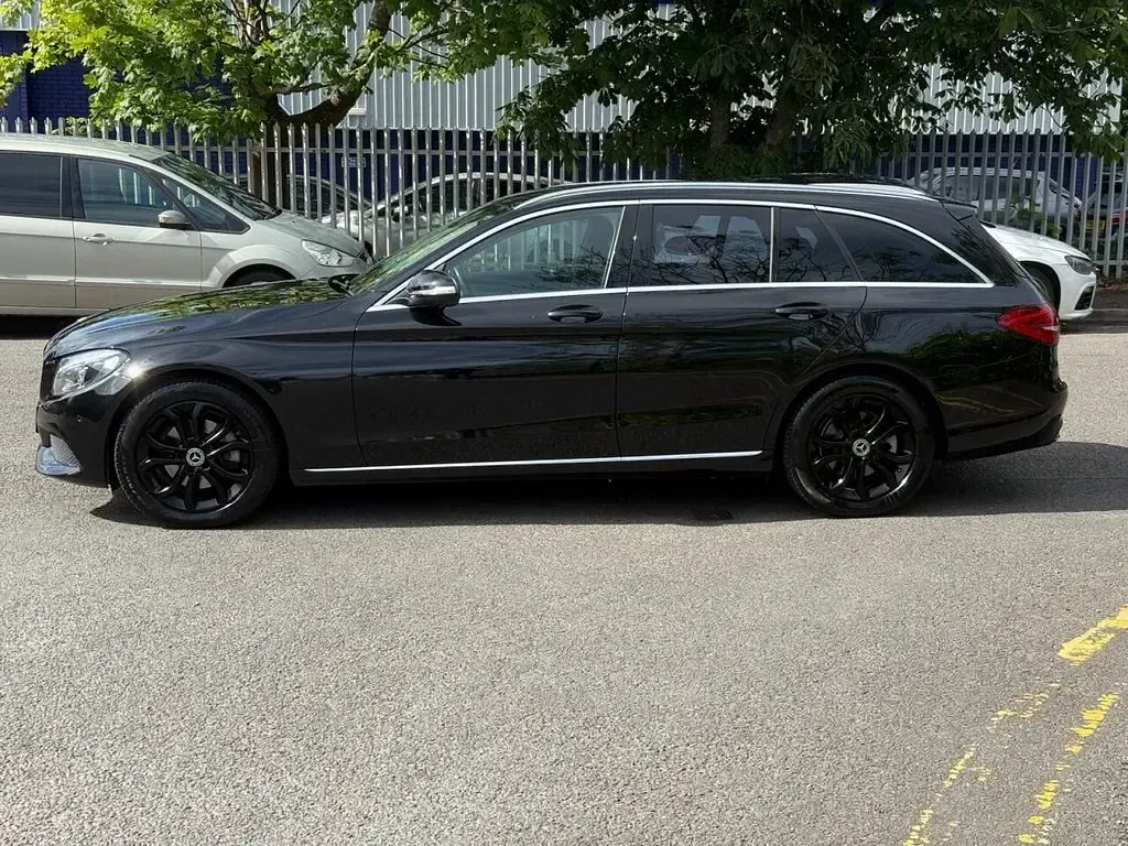 Used Mercedes C220 170 HP (125 kW) 2014 Black Estate