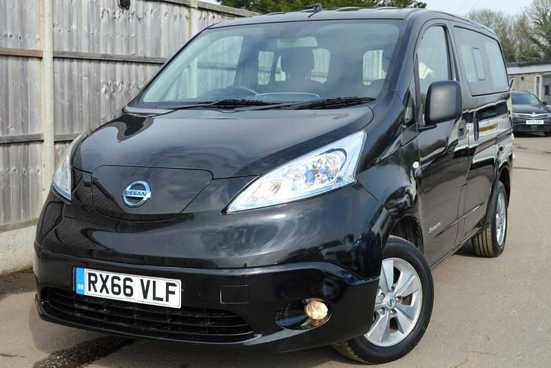 Used Nissan e-NV200 Tekna 80 kW (109 HP) 2016 Black MPV