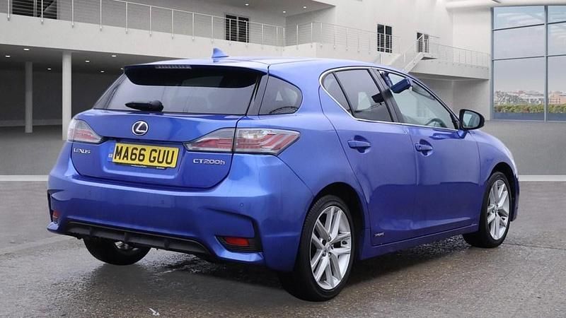 Used Lexus CT200h Luxury Line 2016 Blue Hatchback